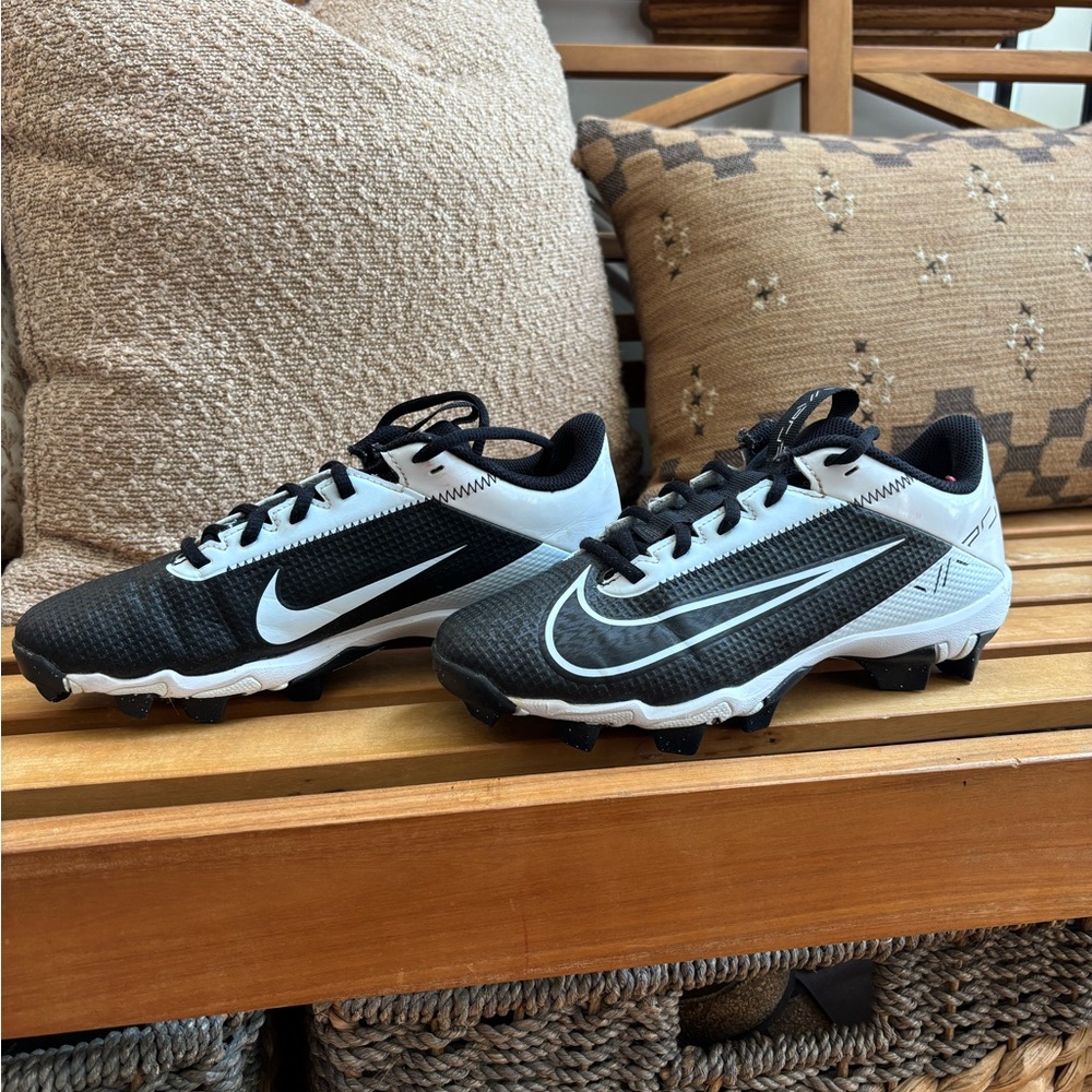 Nike Black and White Athletic Cleats